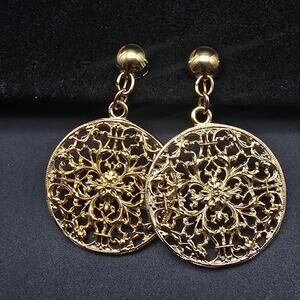 Napier Gold Tone Filigree Medallion Clip On Earrings Vintage Jewelry